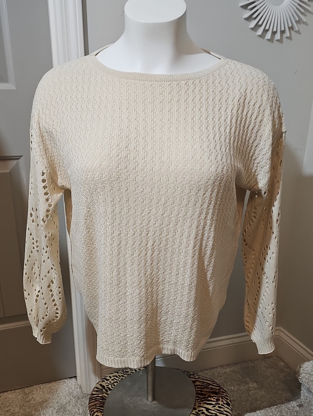 Main Strip Cream Openwork Sleeve Crewneck Sweater